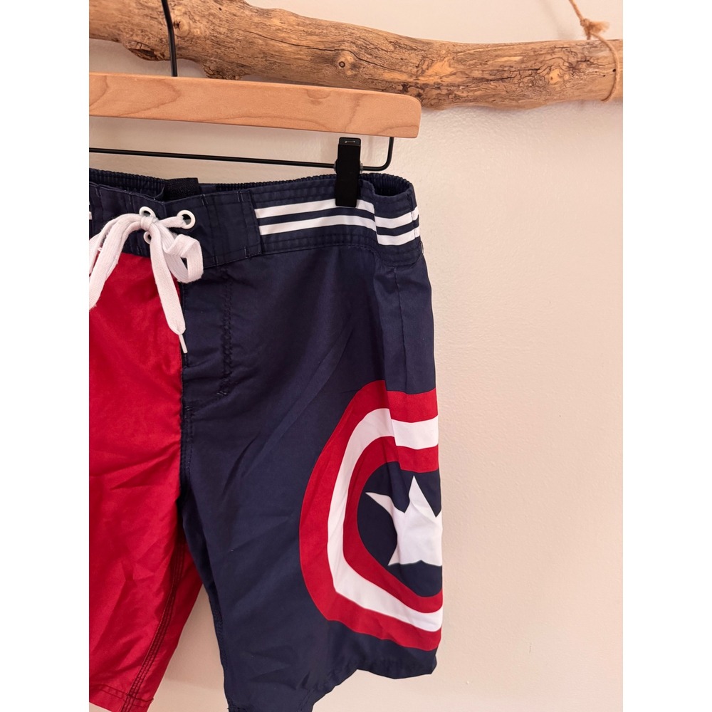 Marvel Captain America Board Shorts Mens Medium Navy Red Shield Swim Trunks - Picture 3 of 5